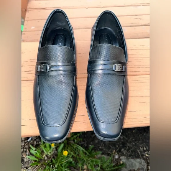 Calvin Klein Men’s Grey Textured Slip-On Loafers with Metal Bit - NWOT Calvin Klein | Shoes | Calvin Klein Grey Slip On Sneakers  main image 2